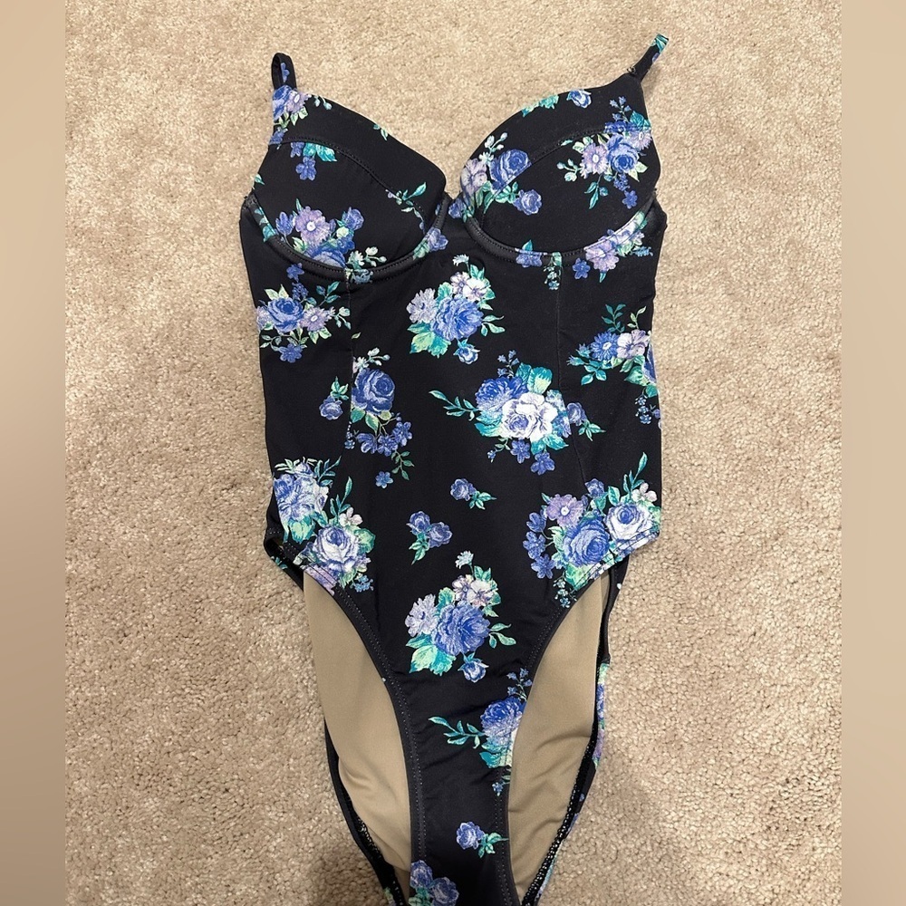 WEWOREWHAT Golden Hour Floral Underwire One-Piece Swimsuit XS NWT